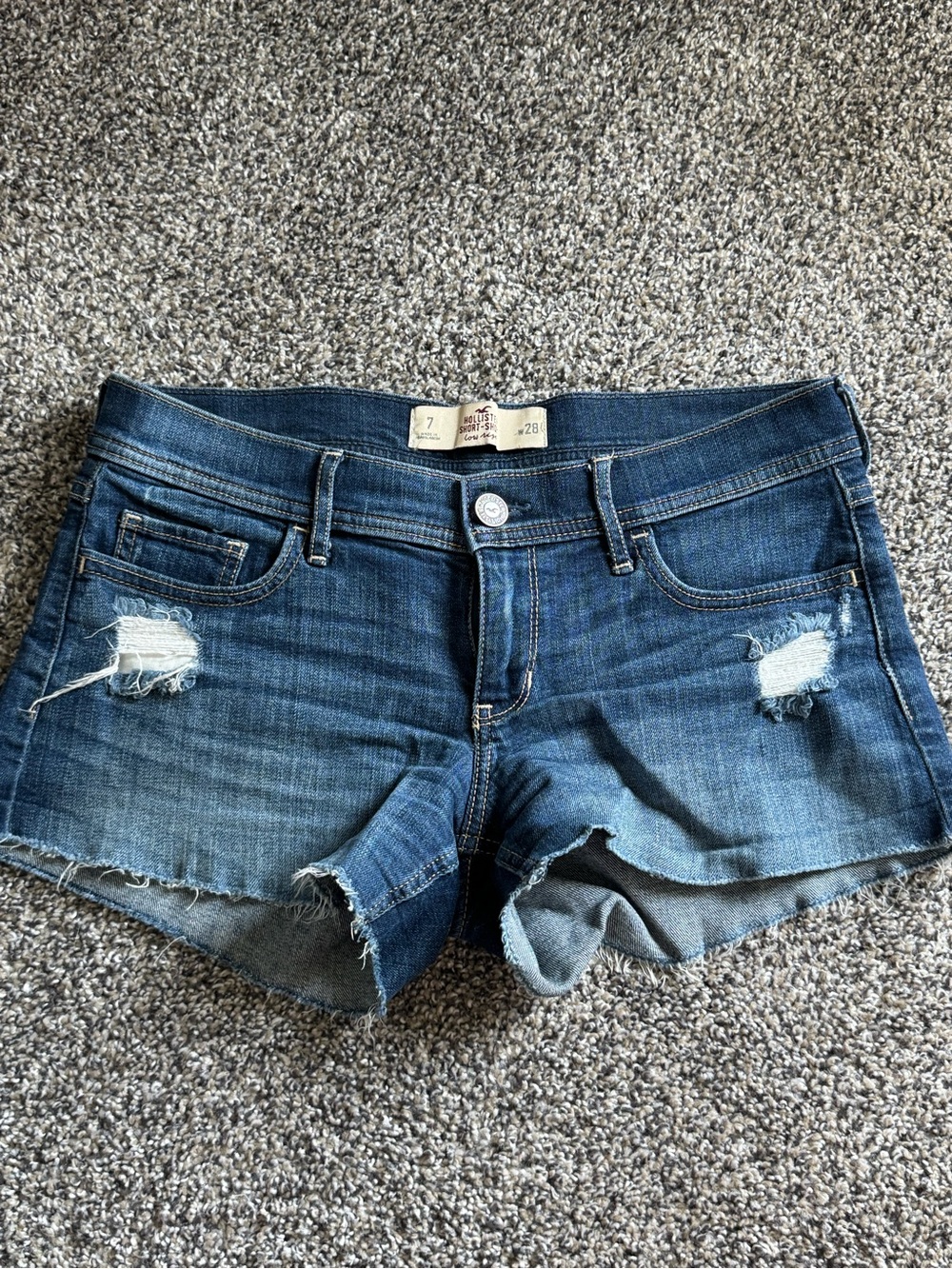 Hollister Medium Wash Denim Low Rise Cutoff Short Short- Size 7